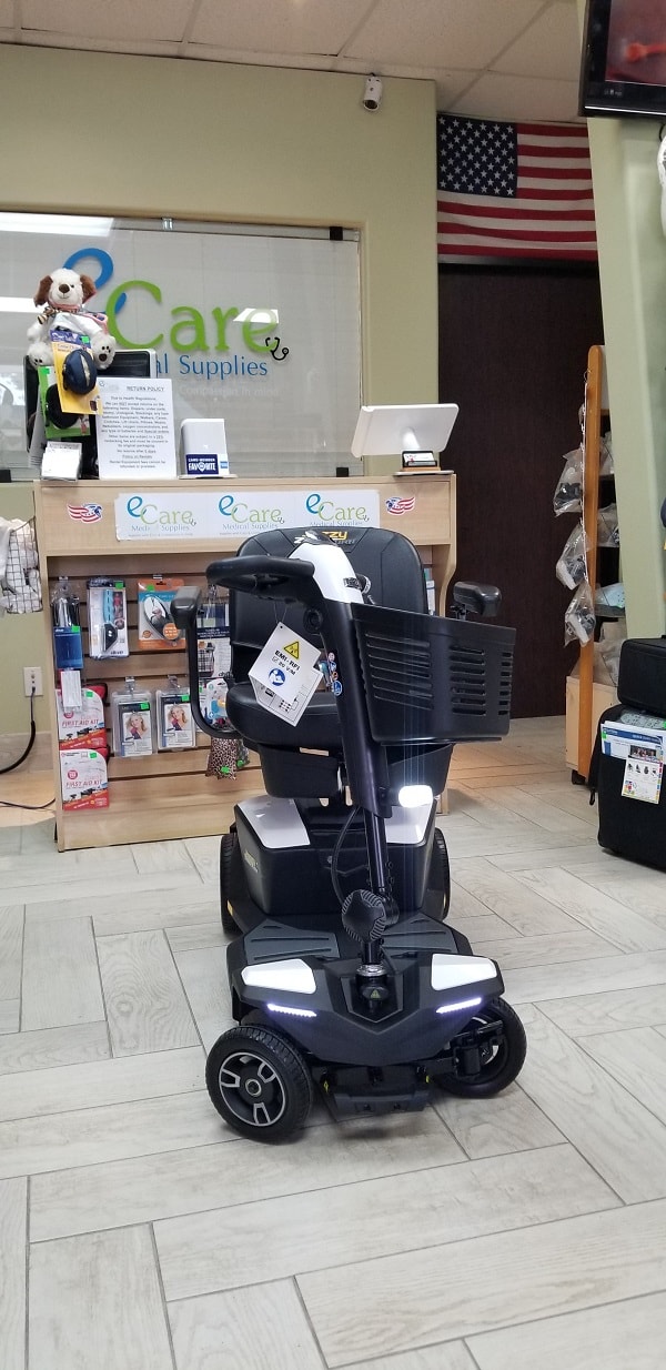 Jazzy iTurn Zero Turn Power Scooter 4 wheel - 300 Lb Cap
