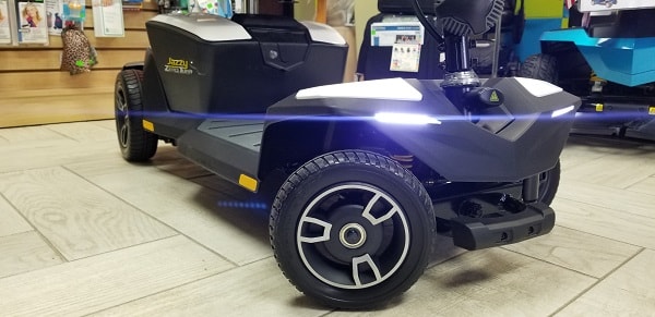 Jazzy iTurn Zero Turn Power Scooter 4 wheel - 300 Lb Cap