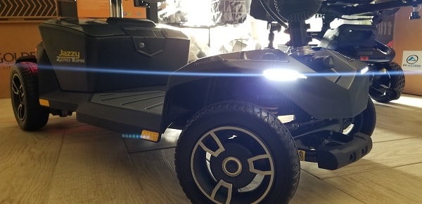 Jazzy iTurn Zero Turn Power Scooter 4 wheel - 300 Lb Cap