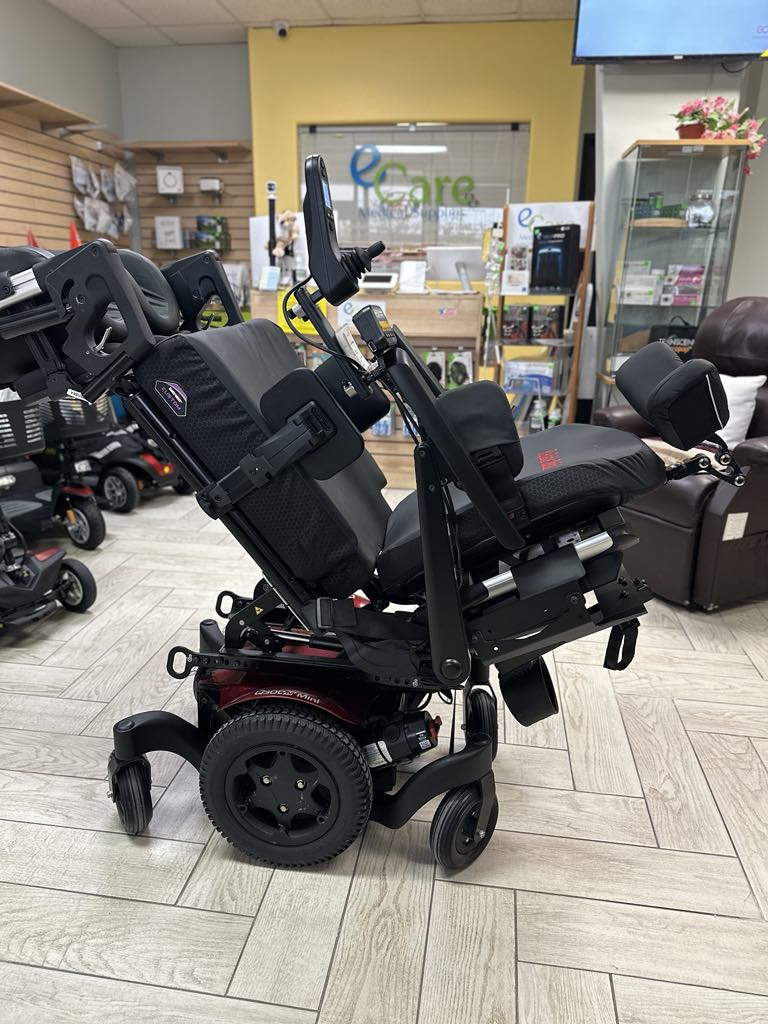 Quickie Q300 Mini With Power Seating System (SEDEO PRO)