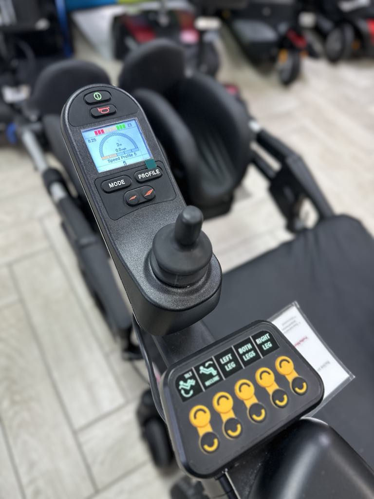 Quickie Q300 Mini With Power Seating System (SEDEO PRO)
