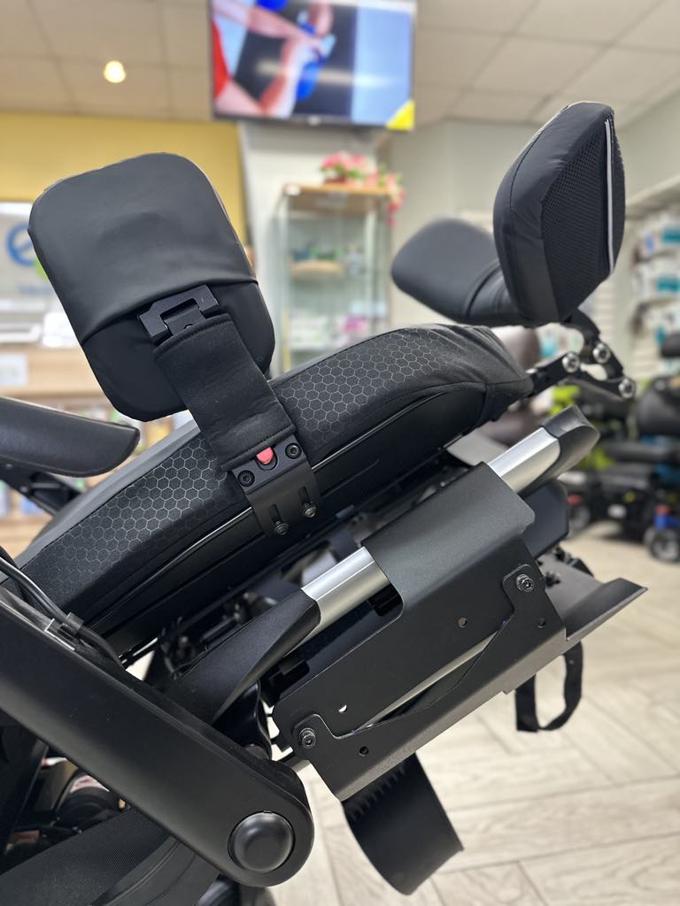 Quickie Q300 Mini With Power Seating System (SEDEO PRO)