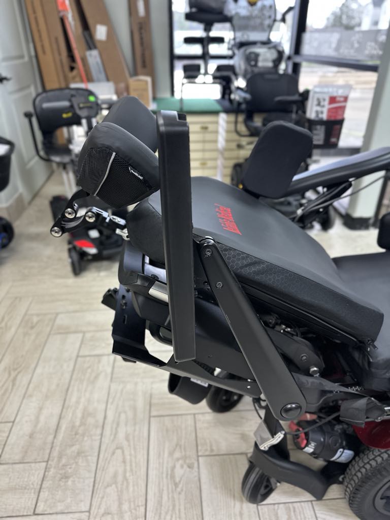 Quickie Q300 Mini With Power Seating System (SEDEO PRO)