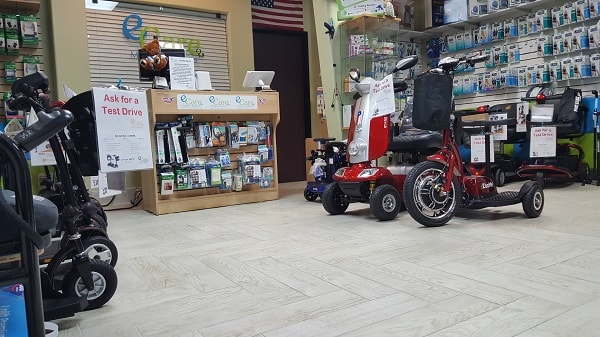 ZooMe Three Wheel Recreational Scooter - 300 Lb Cap