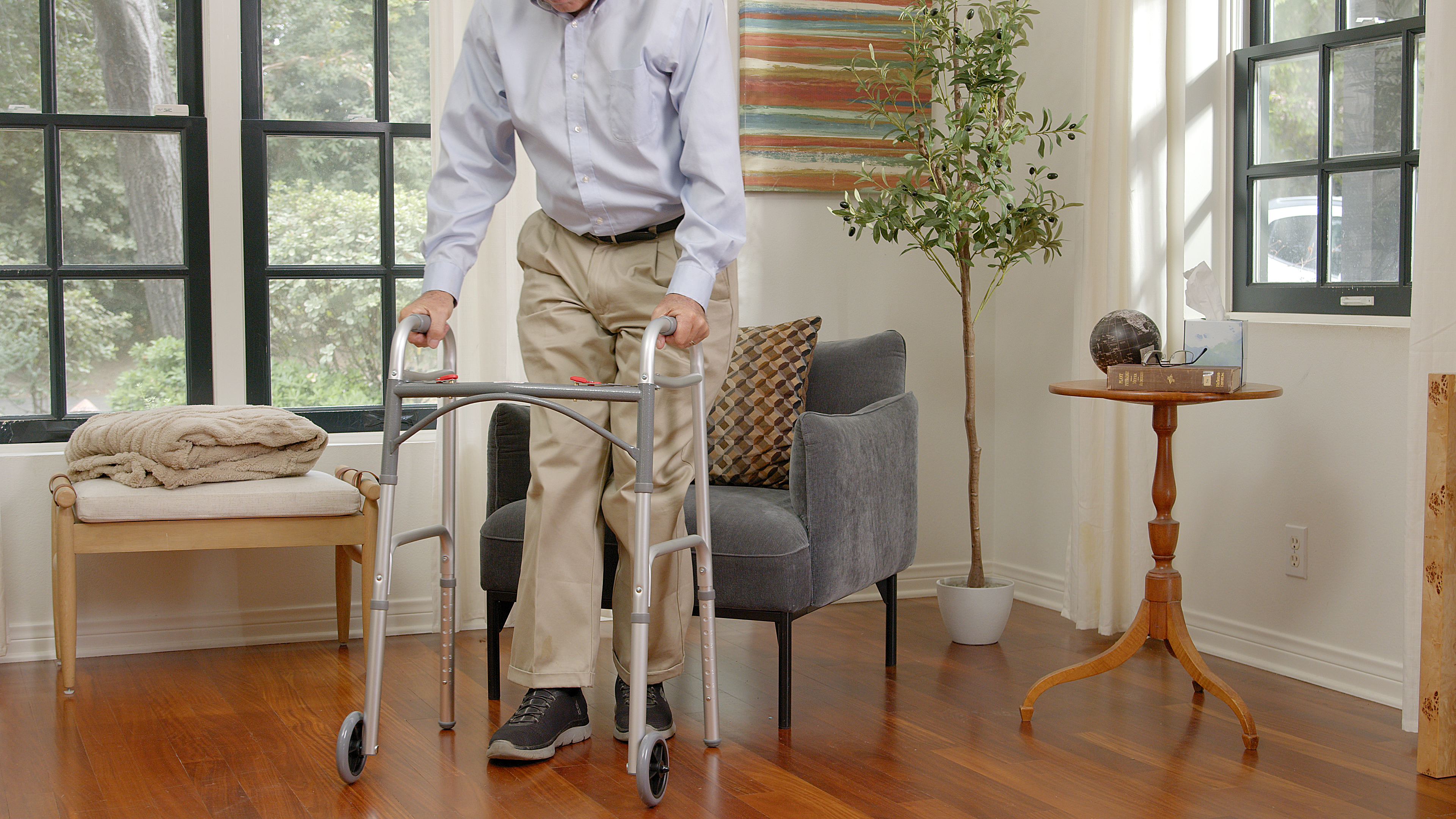 Drive Medical 10210 Deluxe Folding Walker technical specs