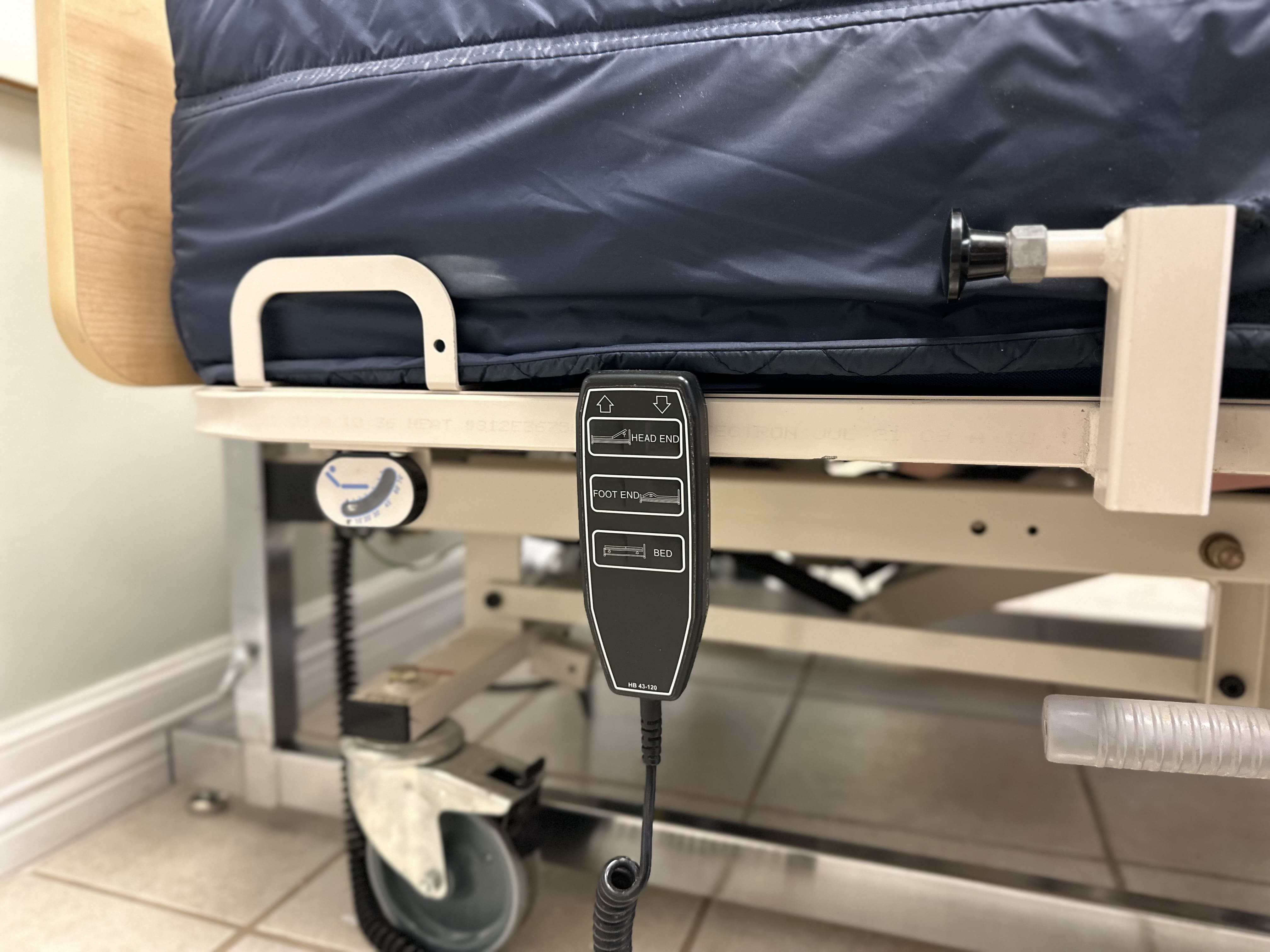 Hillrom Bariatric 48" Hospital Bed with Dynamic Low Air Loss Alt