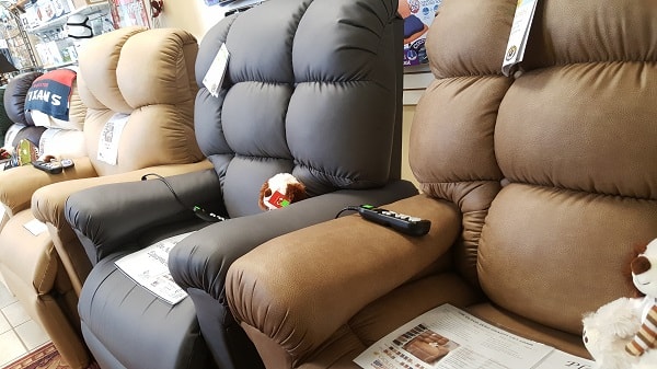Deluxe Cloud Zero Gravity Lift Chair With Brisa Fabric and Heat & Massage