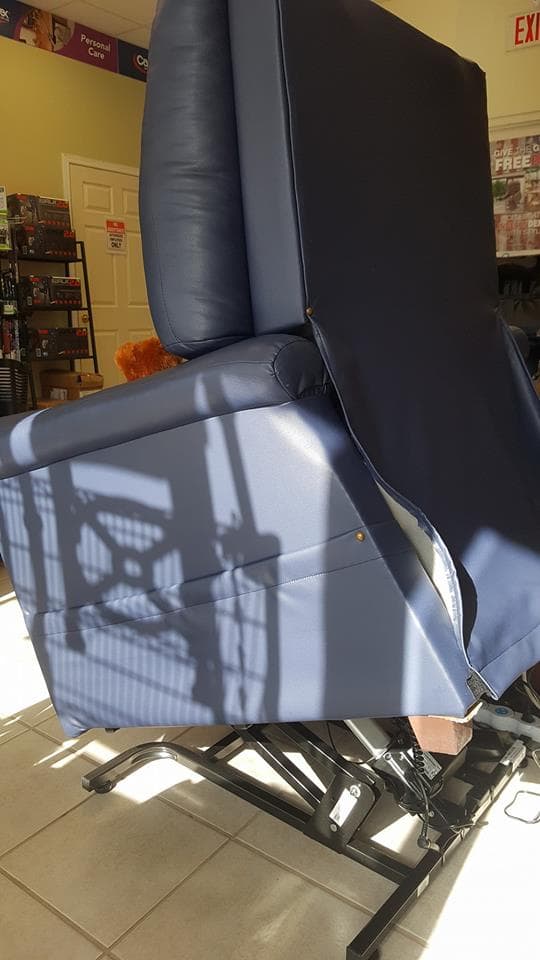 21" Day Dreamer Power Pillow Lift Chair Maxi Comfort Series-375Lb Cap
