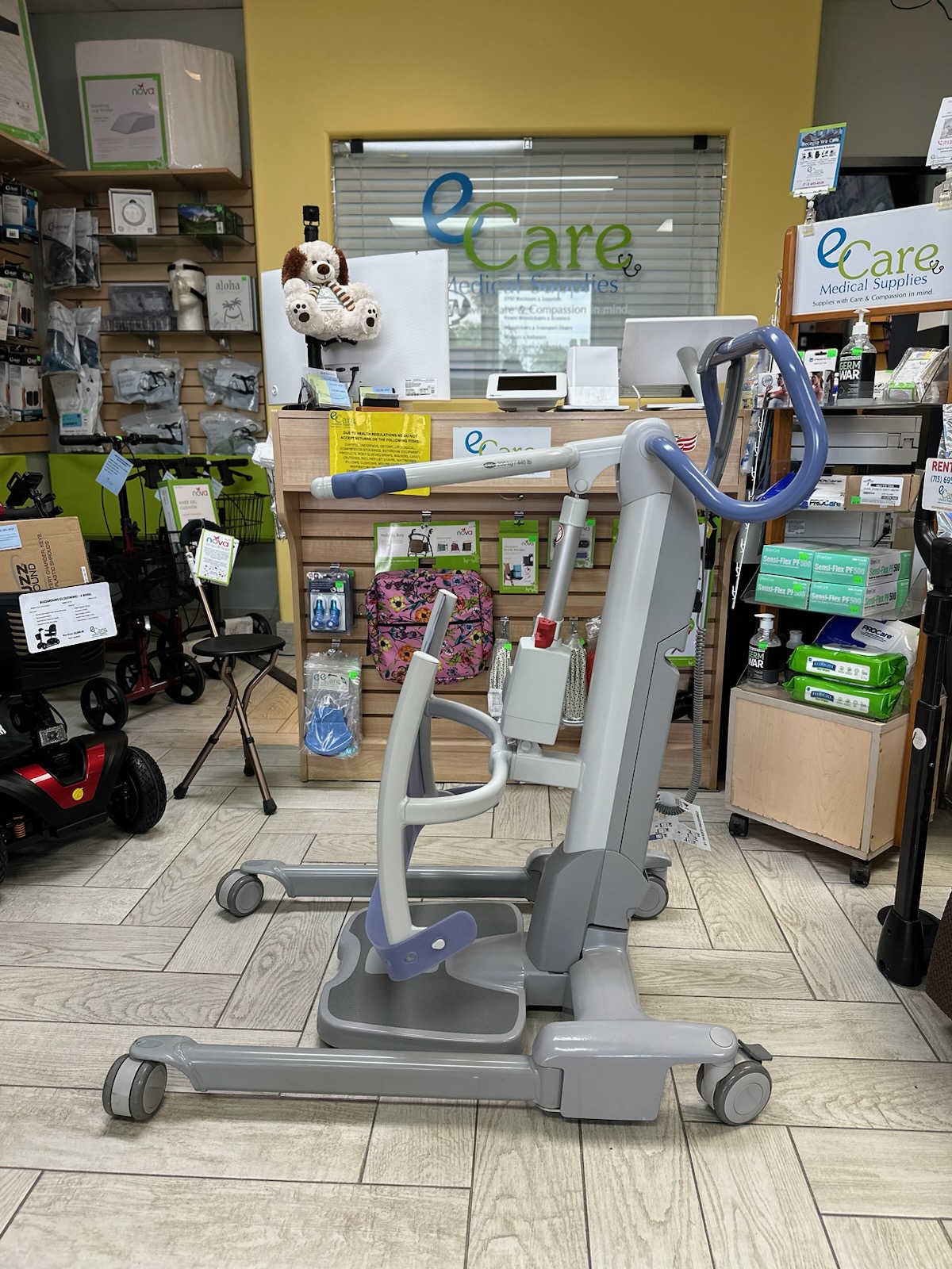 Arjo Powered Sara Flex Sit To Stand Patient Lift With Scale